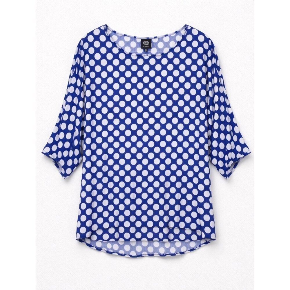 Bobeau blue and white popover polka dot blouse
